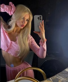 Full gallery of Chloe