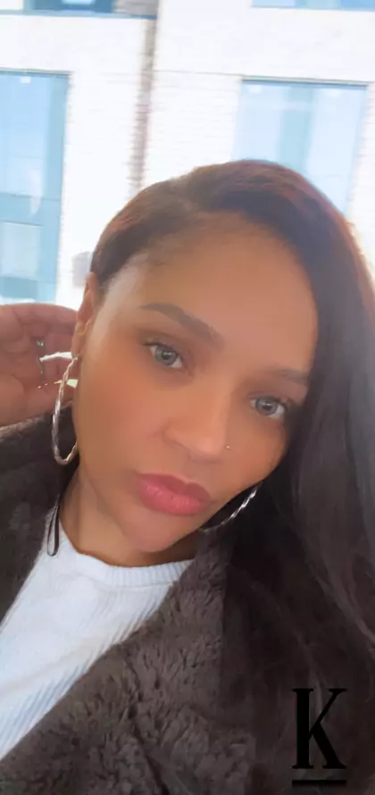 stories-slider-content