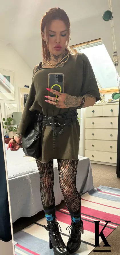 stories-slider-content