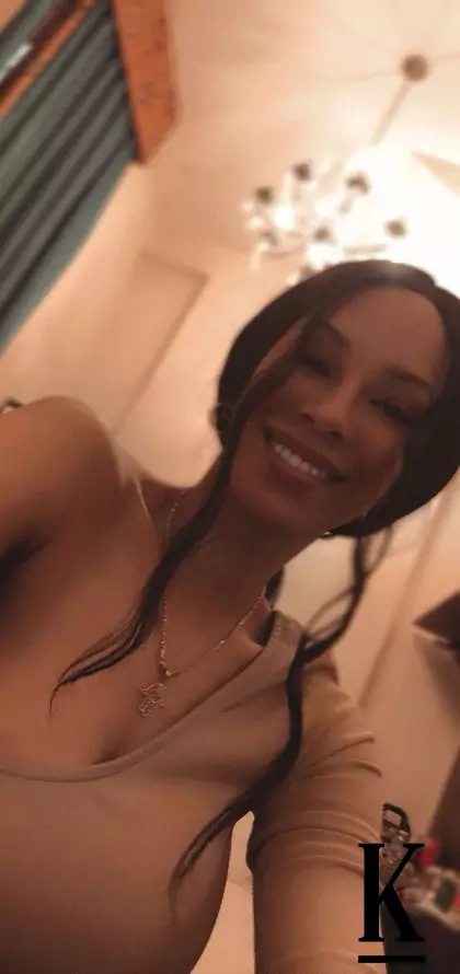 stories-slider-content