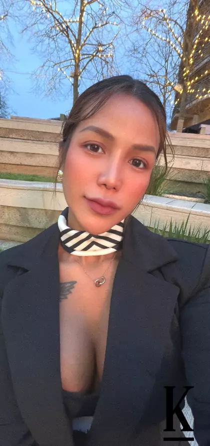 stories-slider-content