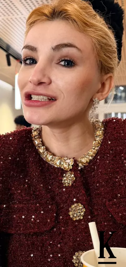 stories-slider-content