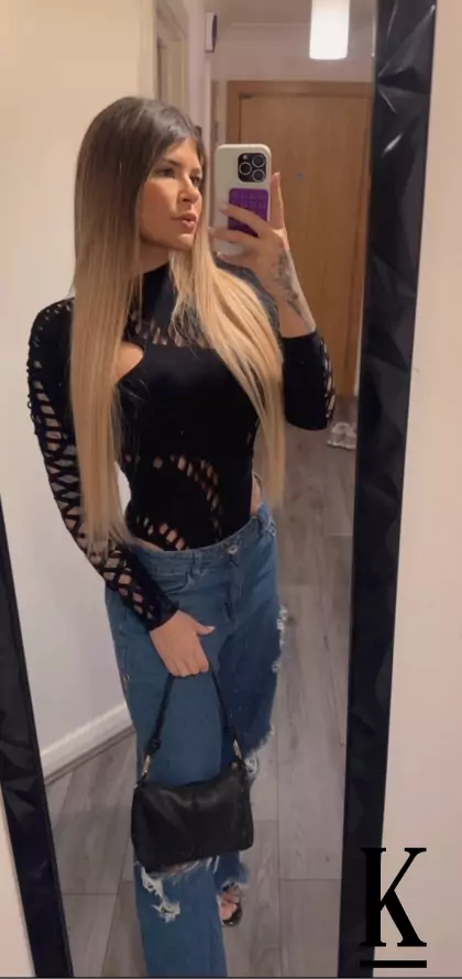 stories-slider-content