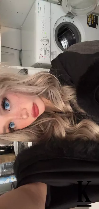 stories-slider-content