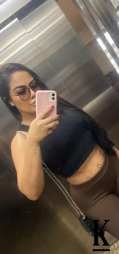 stories-slider-content