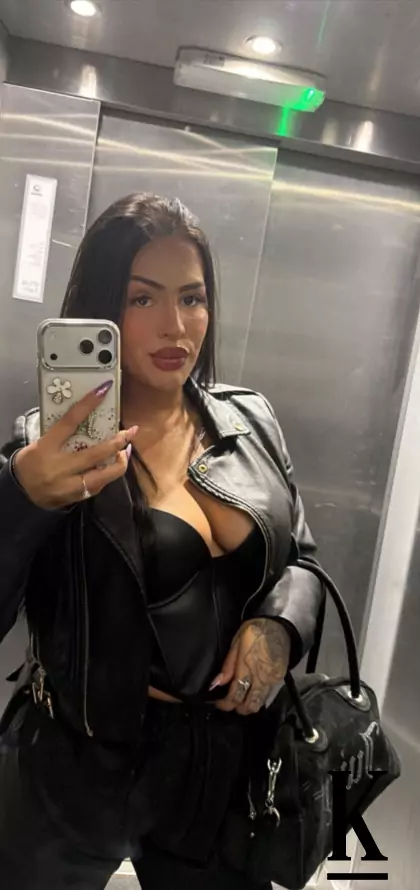 stories-slider-content