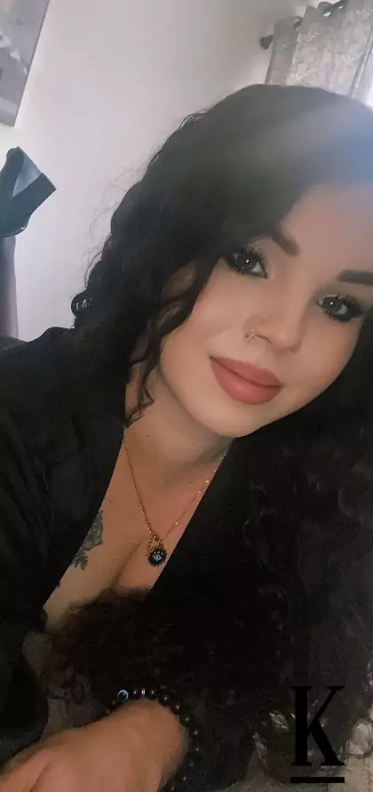 stories-slider-content