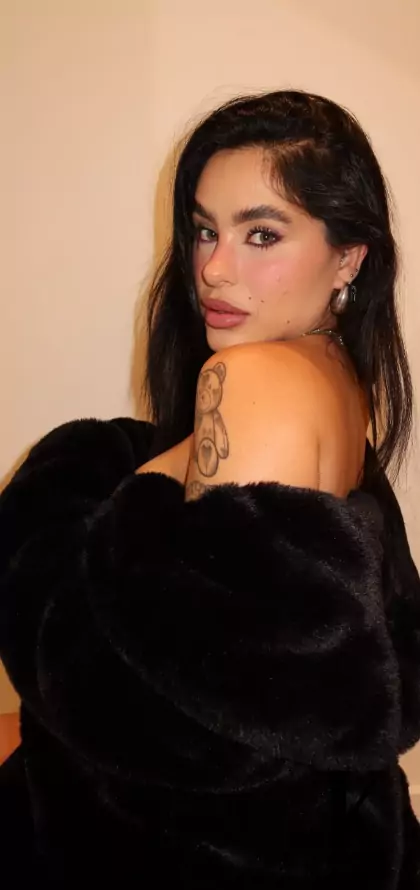 stories-slider-content