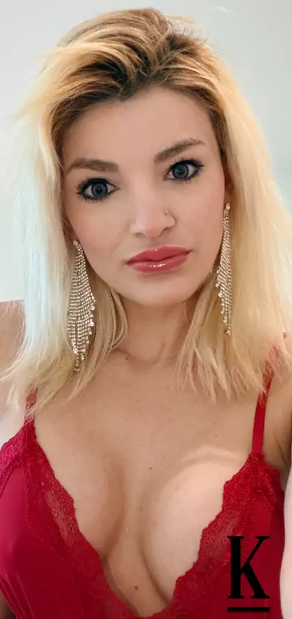 stories-slider-content