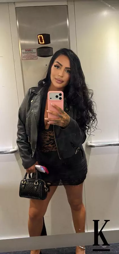 stories-slider-content