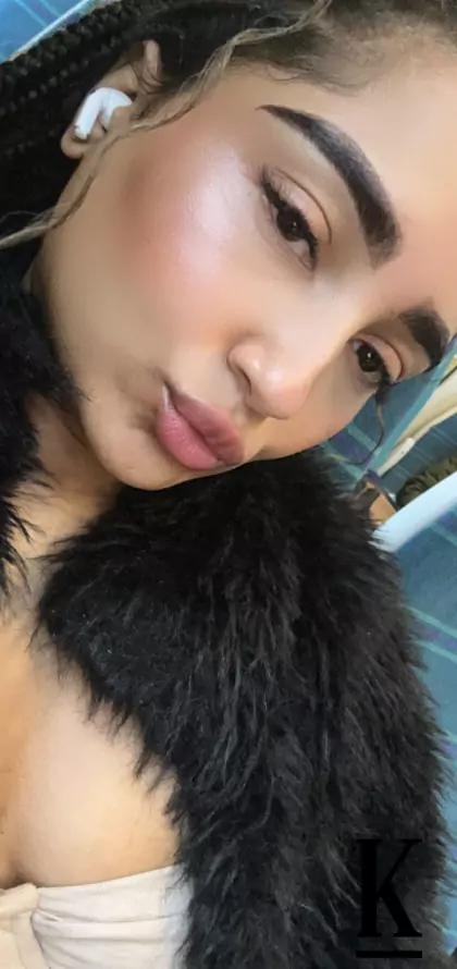 stories-slider-content