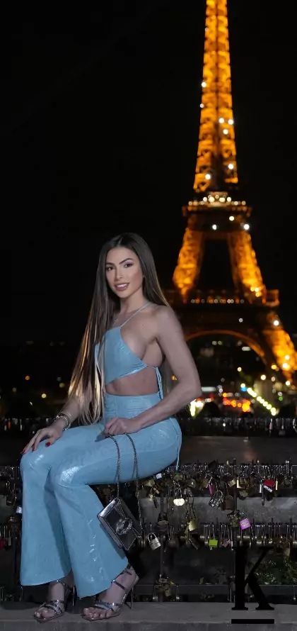 stories-slider-content