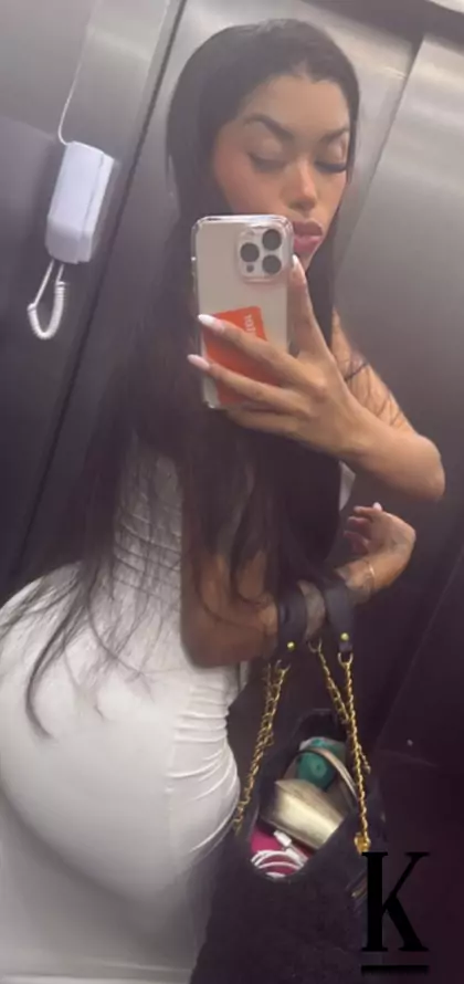 stories-slider-content