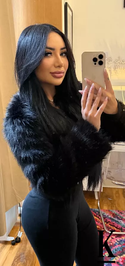 stories-slider-content