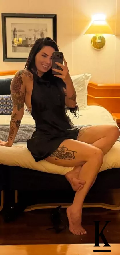 stories-slider-content