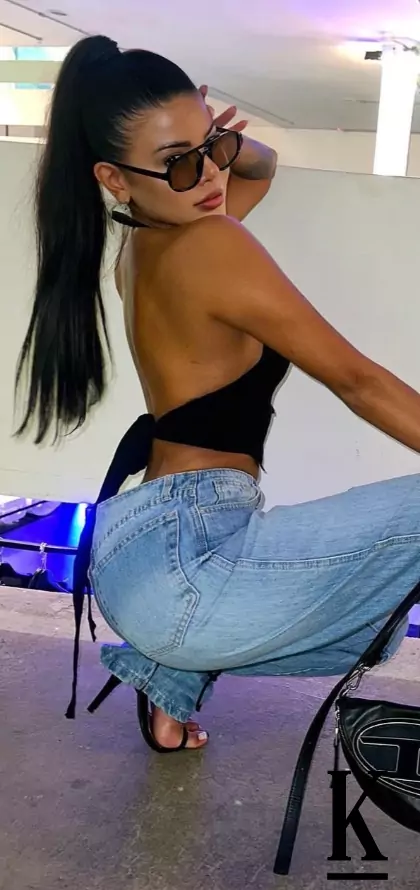 stories-slider-content