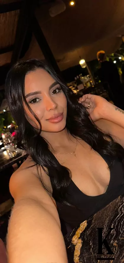 stories-slider-content