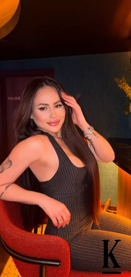 stories-slider-content