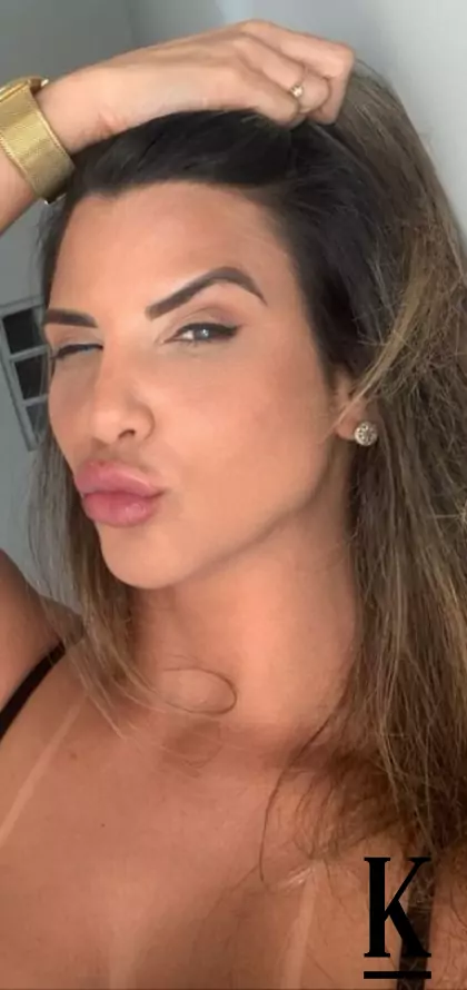 stories-slider-content