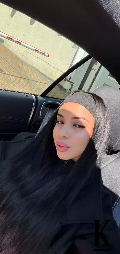 stories-slider-content