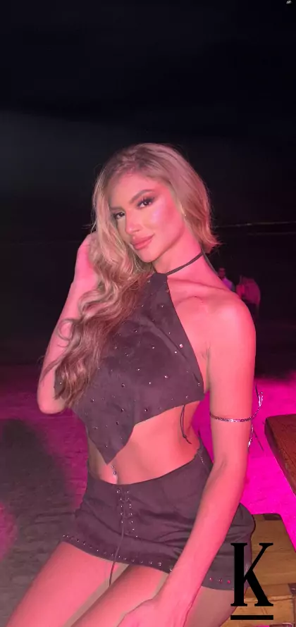 stories-slider-content