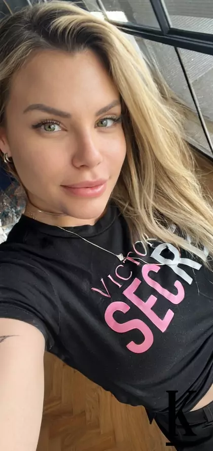 stories-slider-content