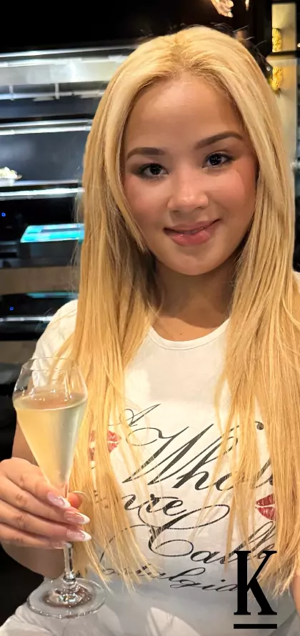 stories-slider-content