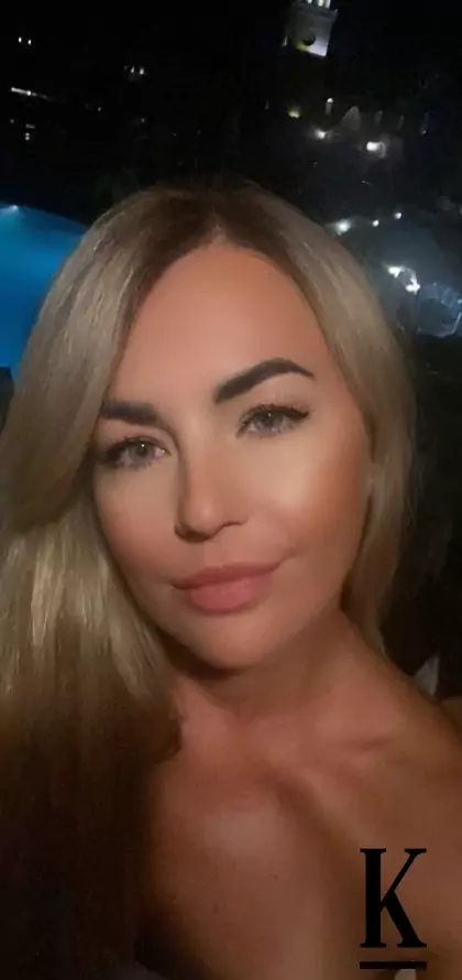 stories-slider-content