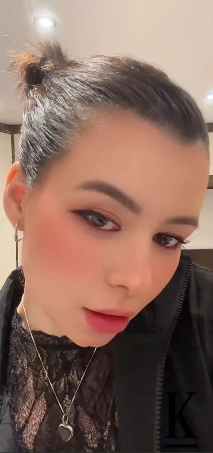 stories-slider-content