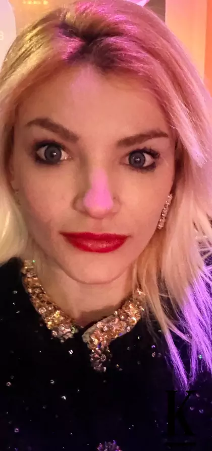 stories-slider-content