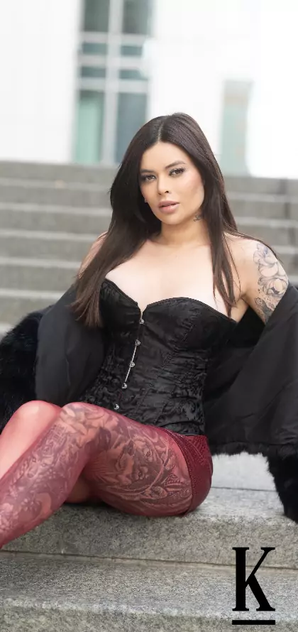 stories-slider-content