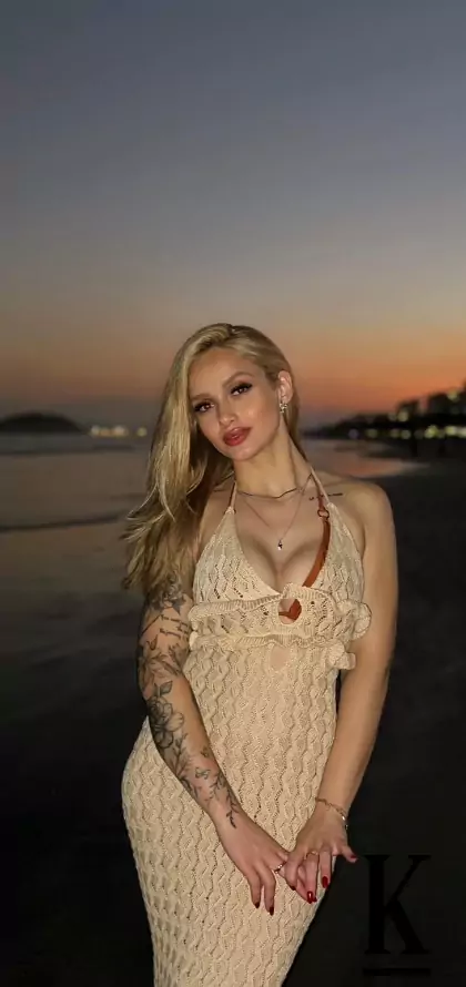 stories-slider-content