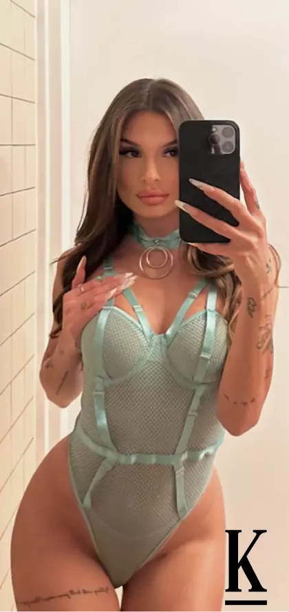 stories-slider-content