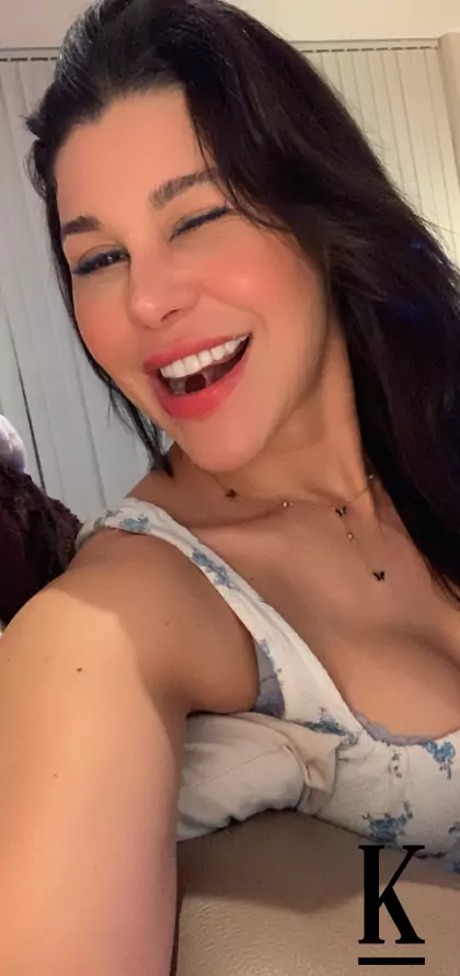 stories-slider-content