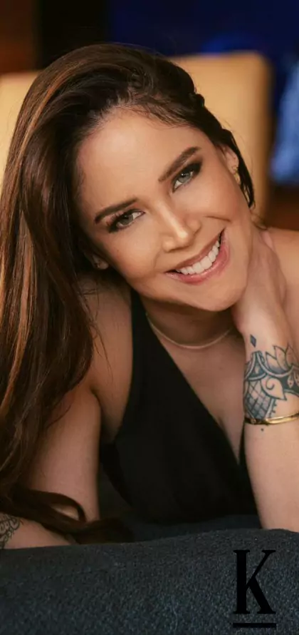 stories-slider-content