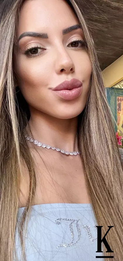 stories-slider-content