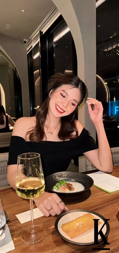 stories-slider-content