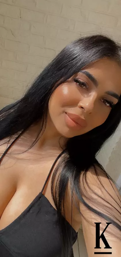 stories-slider-content