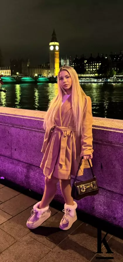 stories-slider-content