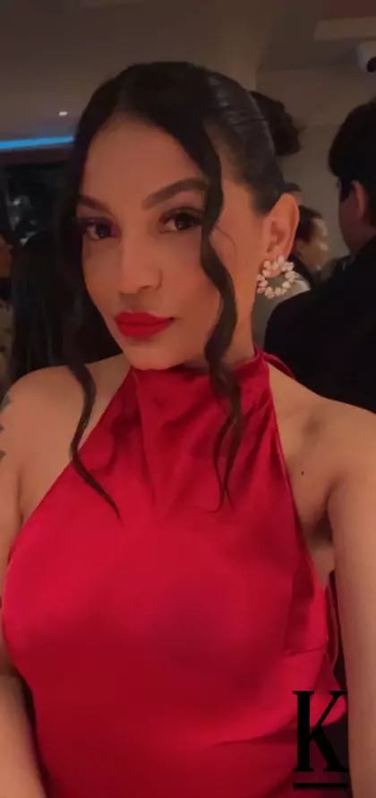 stories-slider-content