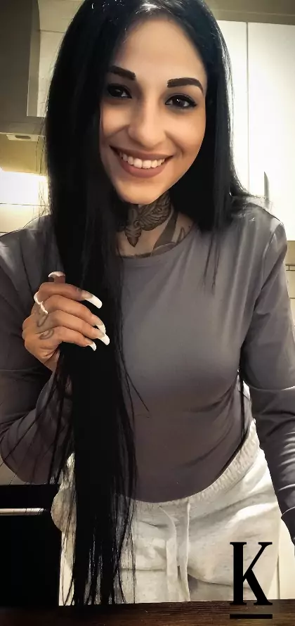 stories-slider-content