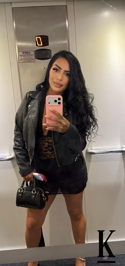 stories-slider-content