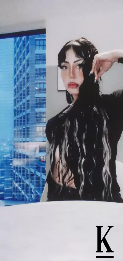 stories-slider-content