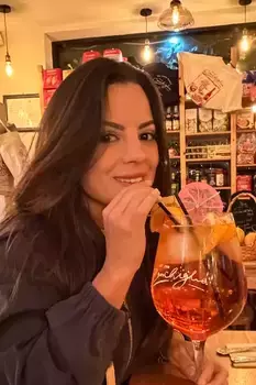story-item-img