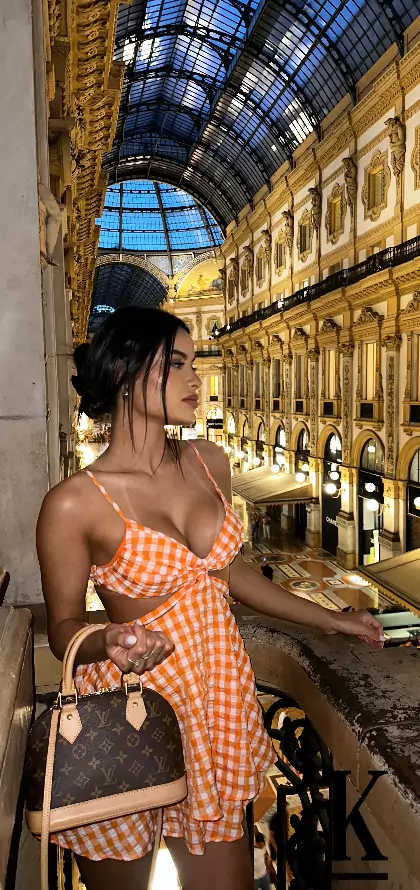 stories-slider-content