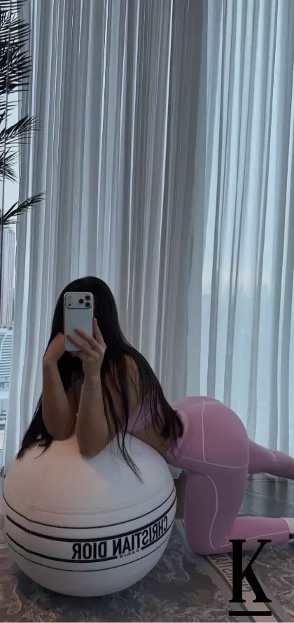 stories-slider-content